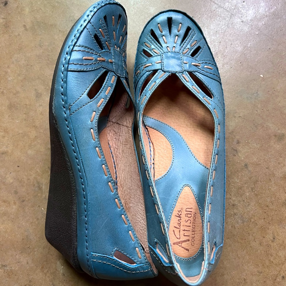 Clark’s Artisan Collection womens shoes Cornflower blue leather, small wedge